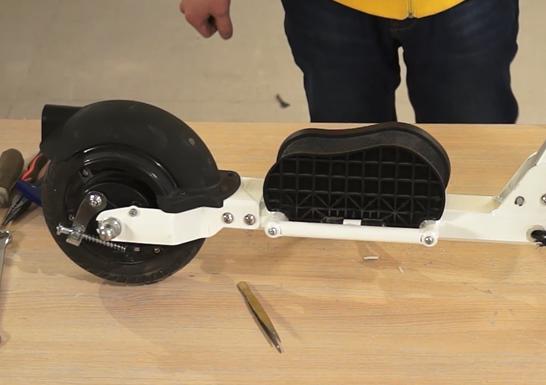 电动滑板车怎么换电机