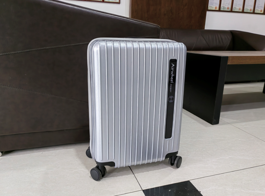轻智能行李箱SL3C