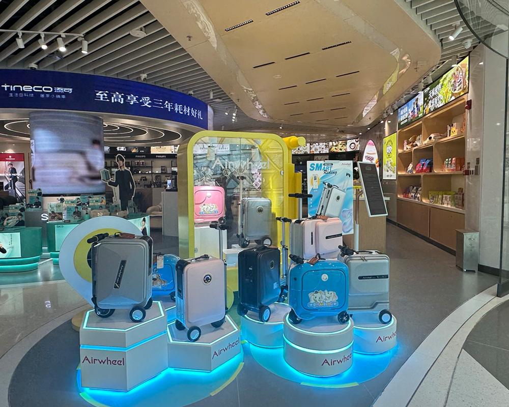 Airwheel智能骑行行李箱三亚海棠湾店