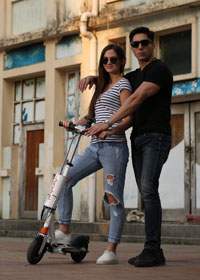 Airwheel children's suitcase can sit and ride and on the pull, with a stylish appearance, powerful functions, and outstanding sound quality. It also supports a number of music playback modes, which can be paired with mobile phones and tablets to let you enjoy more good music as you ride.
